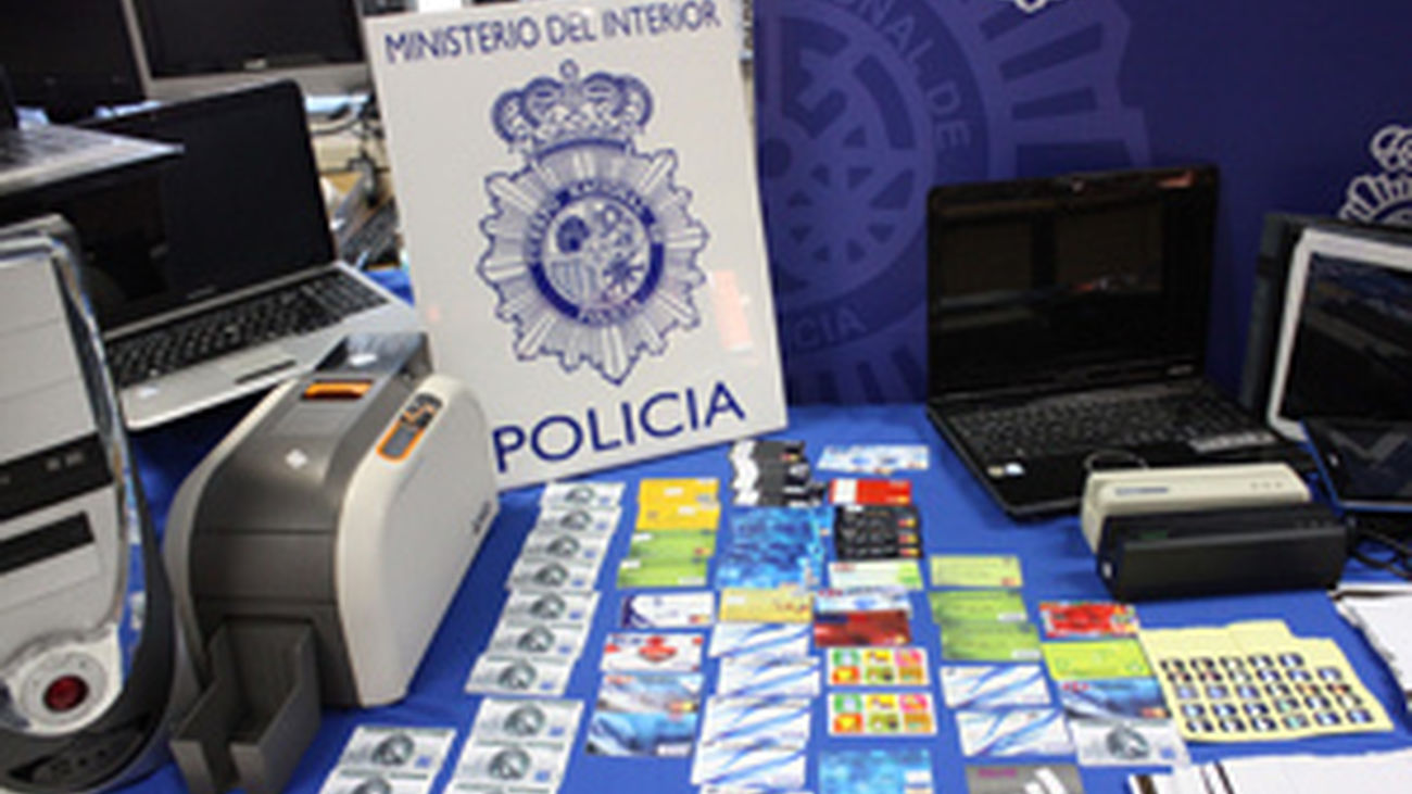 La policía nacional ha desarticulado una red internacional dedicada a la clonación de tarjetas de crédito y que operaba en Madr