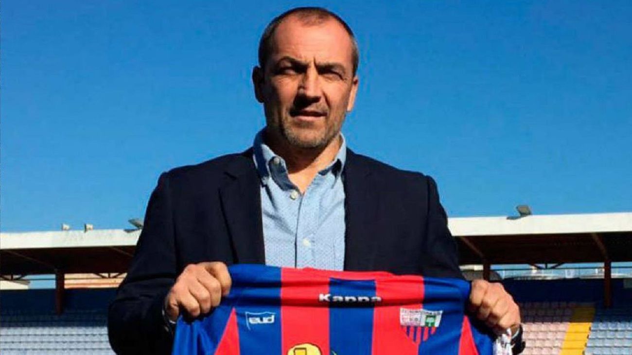 Juan Sabas, entrenador del Extremadura