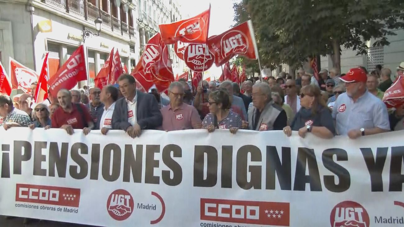 Los pensionistas se manifiestan en Madrid convocados por UGT Y CCOO Los pensionistas se manifiestan en Madrid convocados por UGT Y CCOO