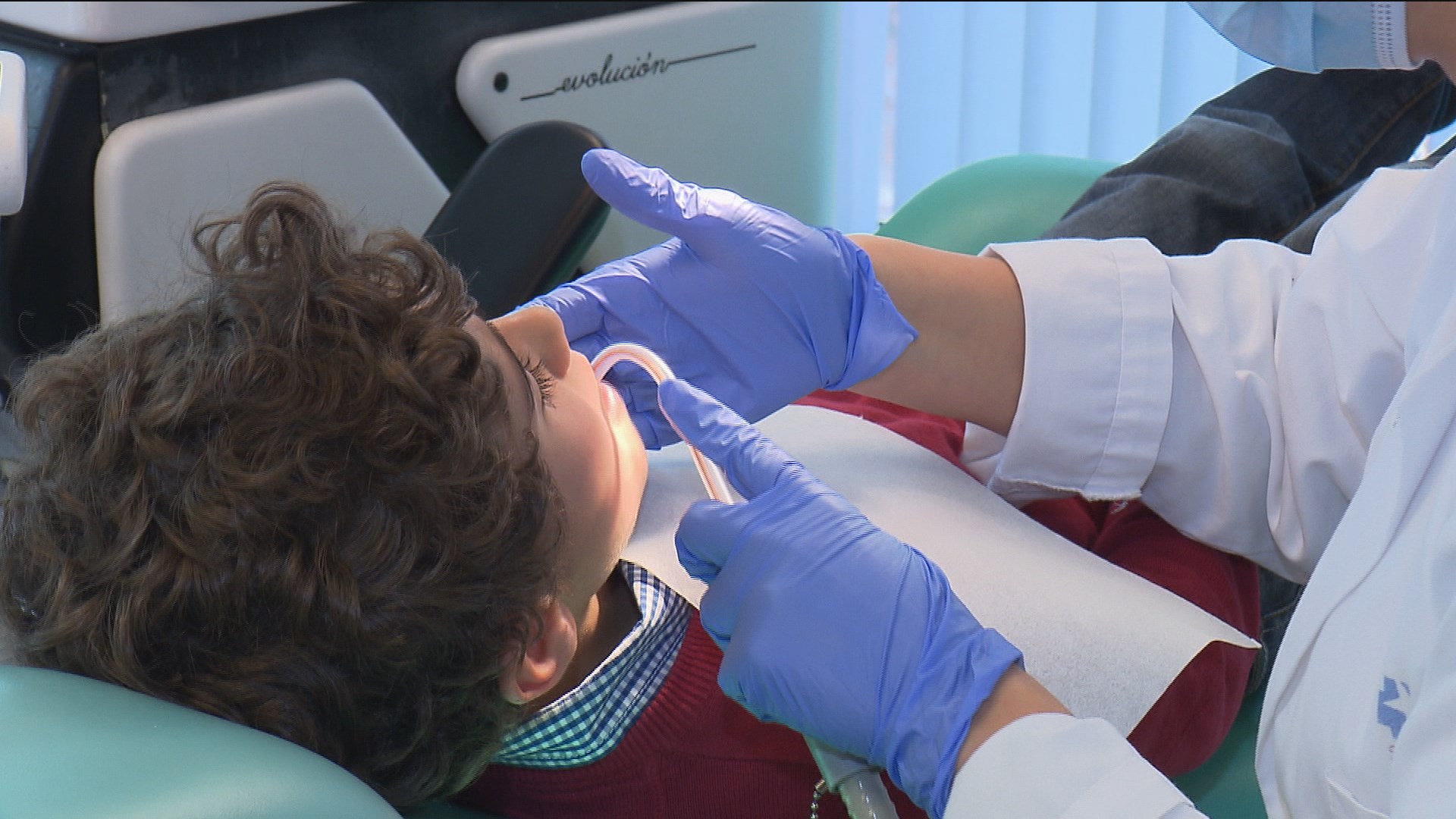 Una Consulta Al Dentista Al Ano Sera Gratis Para Los Ninos Madrilenos De 6 A 17 Anos