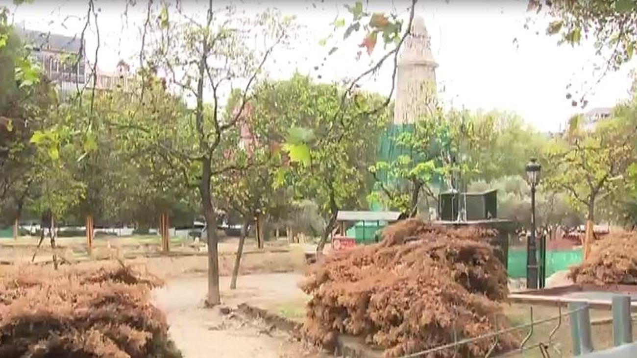 Aumenta la indignación entre los comerciantes de Plaza de España por el retraso de las obras