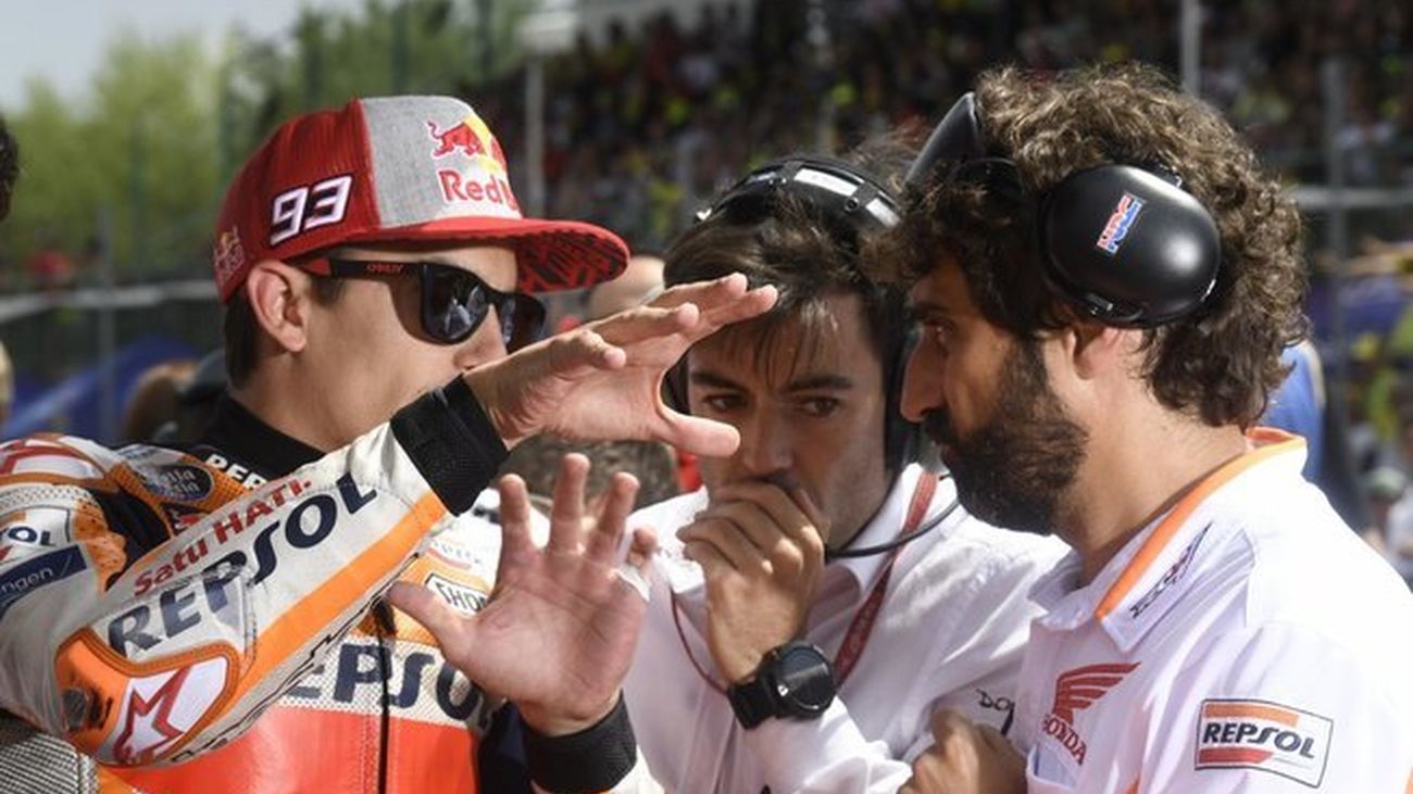 Santi Hernández con Marc Márquez