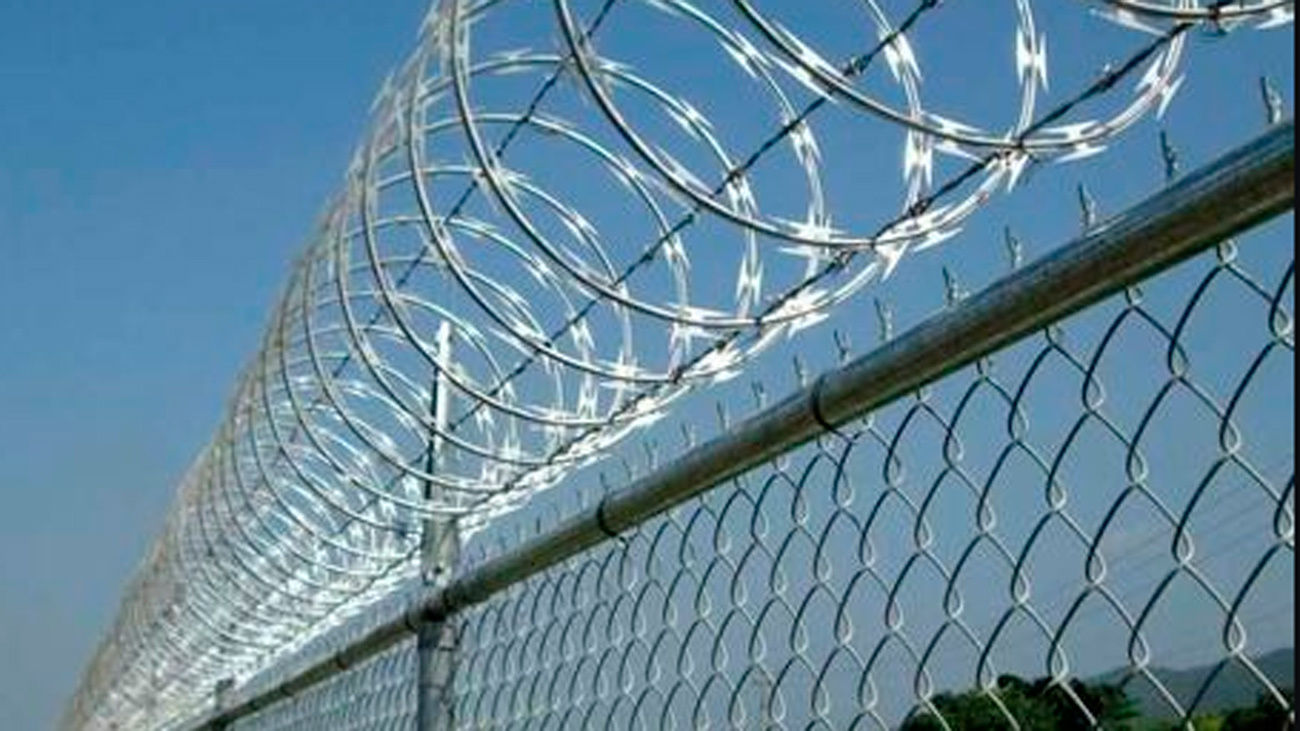 Interior anuncia la retirada de las concertinas de las vallas de Ceuta