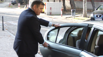 Estas son las funciones y salario de los mayordomos en España
