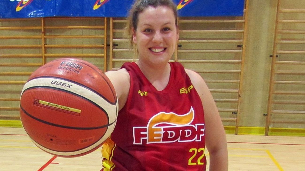 Veva Tapia, de jugar al baloncesto a pie a jugarlo en silla de ruedas