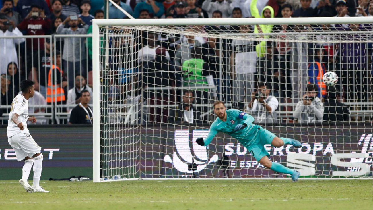 Rodrygo lanza un penalti a Oblak