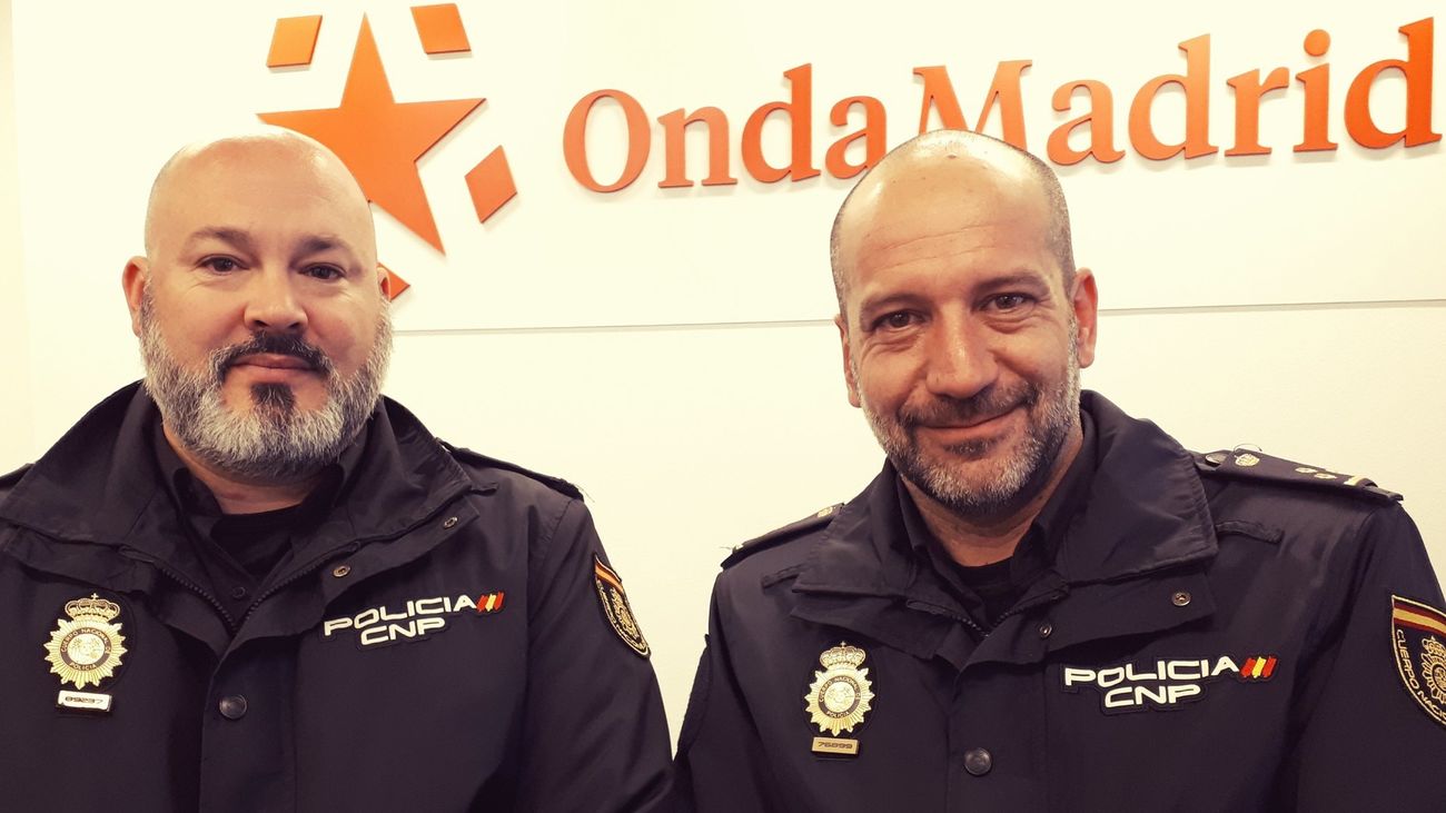 Los policías Ricardo Gutiérrez y Teófilo Alonso Collado, en Onda Madrid