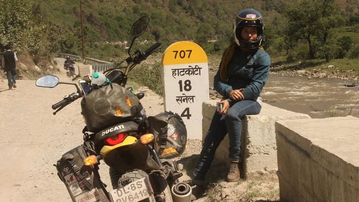Alicia Sornosa: una aventura solidaria por Senegal en moto