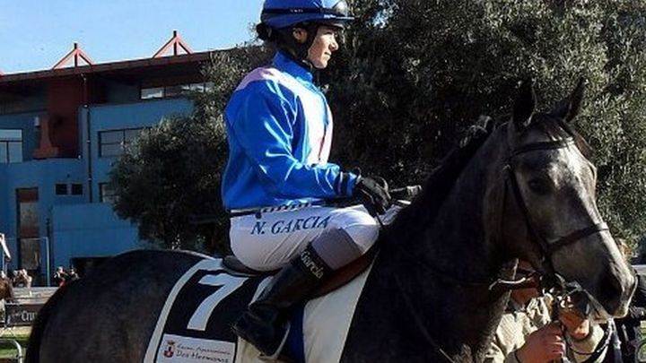 Las mujeres cabalgan en el Hipódromo