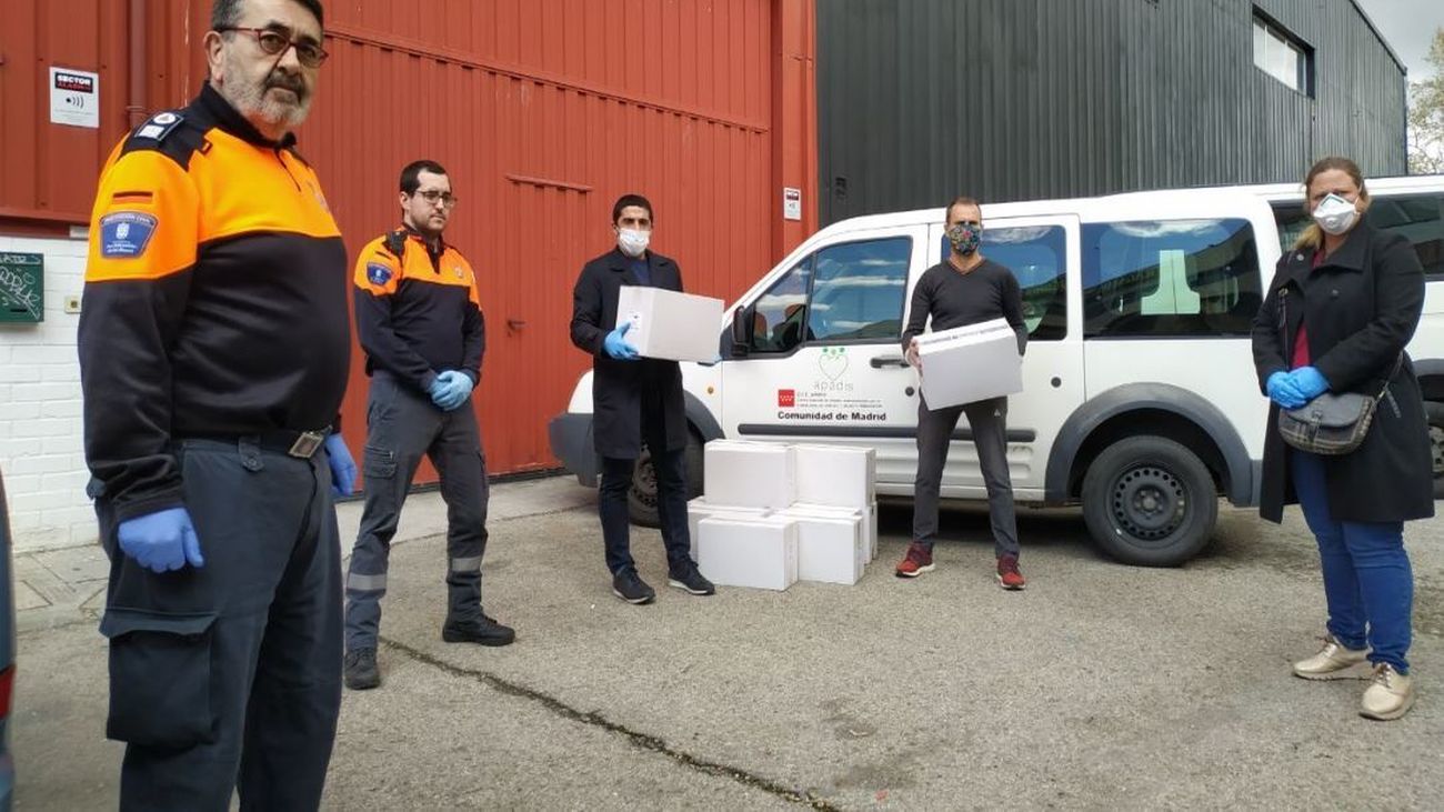 Donación de batas a San Sebastián de los Reyes
