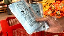 Los supermercados hacen negocio con las mascarillas