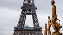 Macron anuncia el toque de queda en París entre las 21.00 y las 6.00 horas por la pandemia