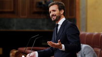 PP y Vox censuran la hipocresía de Iglesias por criticar los escraches y apoyarlos cuando se los hacían a los demás