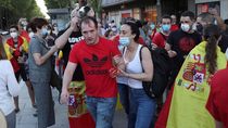 La tensión en Moratalaz protagonizó la undécima jornada de caceroladas en Madrid