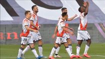 El Rayo gana al Albacete con un golazo de Advíncula