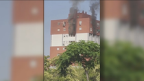 Aparatoso incendio en una vivienda de Puente de Vallecas