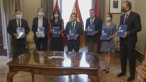 Los cinco grupos municipales dicen que el acuerdo era un compromiso con el pueblo de Madrid