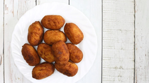 Cada hogar madrileño consume 144 croquetas al mes