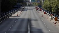 Primer día laborable con el puente de Joaquín Costa cerrado, primer día de atascos