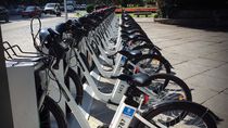 Casi 4.000 bicis eléctricas sin base fija empezarán a desplegarse en Madrid