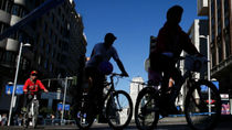 Los ciclistas no podrán circular por los túneles de Madrid ni aparcar sus bicicletas en las aceras