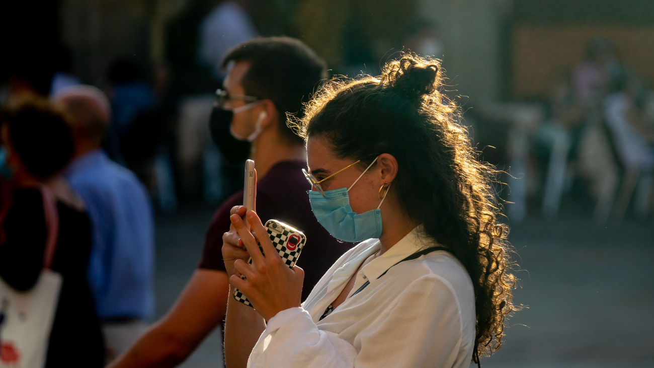 ¿Qué significa 1.000 contagios de covid-19 por cada 100.000 habitantes?