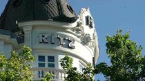 Los hoteles de lujo plantan cara al virus: el Palace celebrará la Nochevieja y el Ritz se prepara para su reapertura