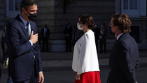 Sánchez - Ayuso, guardando las formas y las distancias