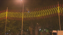 Madrid opina... ¿Gustan las luces de Navidad con la bandera de España?