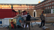 Los comerciantes del mercadillo de navidad de la Plaza Mayor: “Sabemos que este año la cosa estará floja”