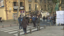 Primera mañana del Rastro con protestas por la limitación de circulación en Ribera de Curtidores