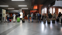 Madrid prepara un plan para controlar la salida y llegada de los estudiantes universitarios en Navidad