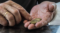 Más de 75.000 pensionista que tienen problemas con Hacienda, se han quedado sin paga extra