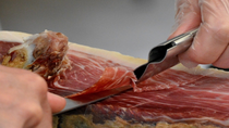 Así se prepara el jamón para las Navidades