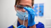 Las vacunas contra el coronavirus para los madrileños en enero se reducen de 300.000 a 100.000