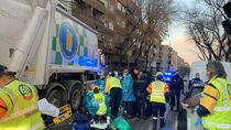 Muere una ciclista de 44 años en Ciudad Lineal tras ser atropellada por un camión de basura