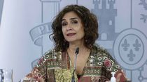El Gobierno aprueba rebajar el alquiler y la carga fiscal al turismo, bares y comercio