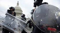 Cuatro muertos y 14 policías heridos durante el asalto al Capitolio de EEUU