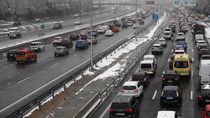 Carreteras cortadas o con uso obligatorio de cadenas en Madrid por la nieve
