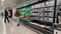 Los supermercados de Madrid empiezan a recuperar la normalidad en sus estantes