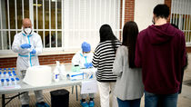 La incidencia de coronavirus se dispara en los 21 distritos de Madrid