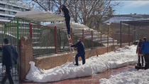 Unos 70 colegios madrileños no podrán abrir el lunes próximo por los daños de la gran nevada